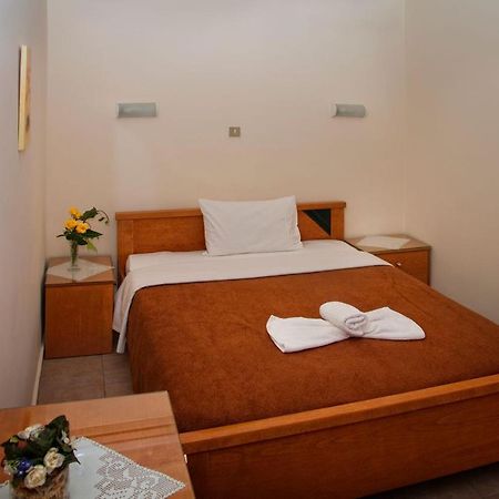 Nicolas Hotel เยโอริยิอูโปลิส ภายนอก รูปภาพ