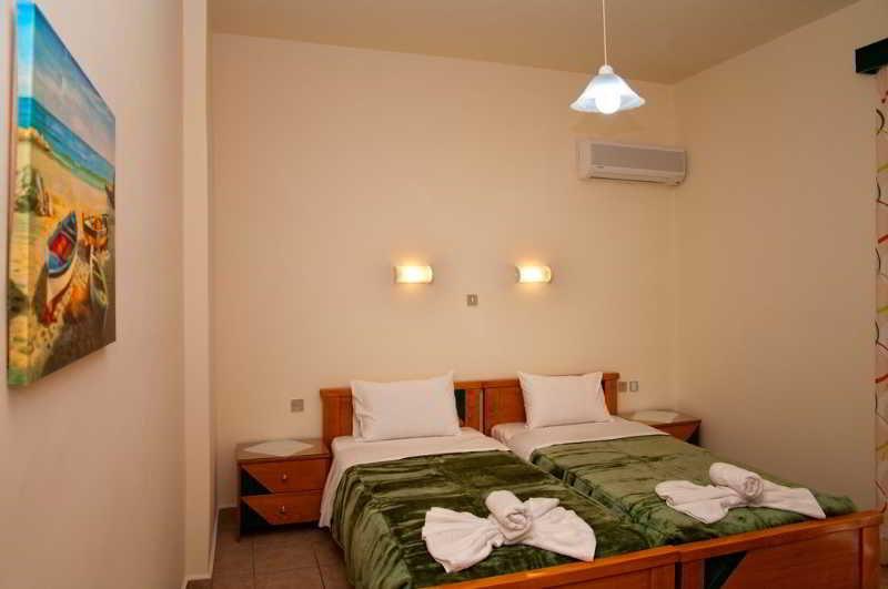 Nicolas Hotel เยโอริยิอูโปลิส ภายนอก รูปภาพ