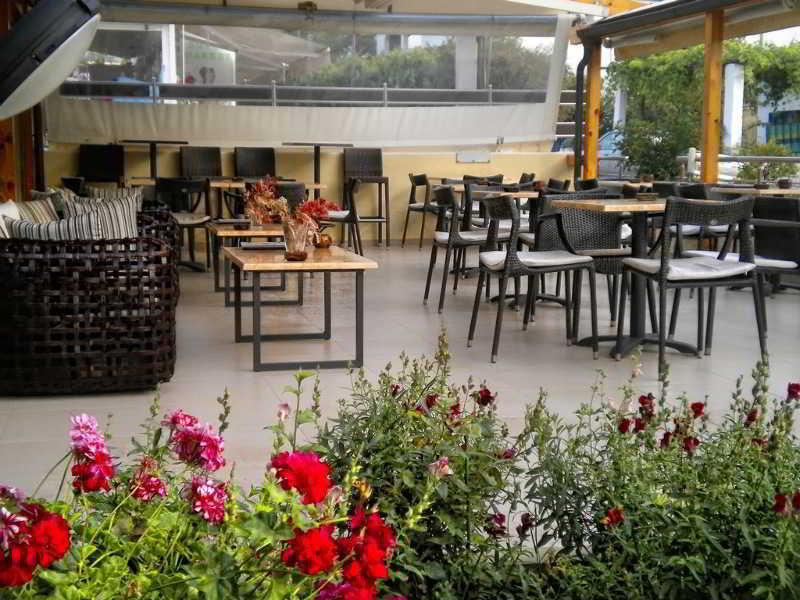 Nicolas Hotel เยโอริยิอูโปลิส ภายนอก รูปภาพ