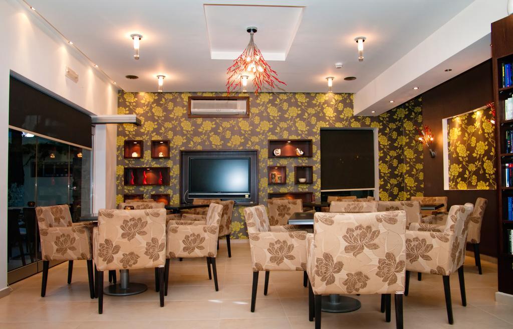 Nicolas Hotel เยโอริยิอูโปลิส ภายนอก รูปภาพ